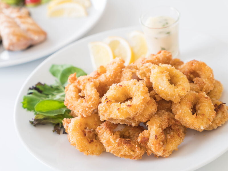 What Does Calamari Taste Like: Popular Seafood